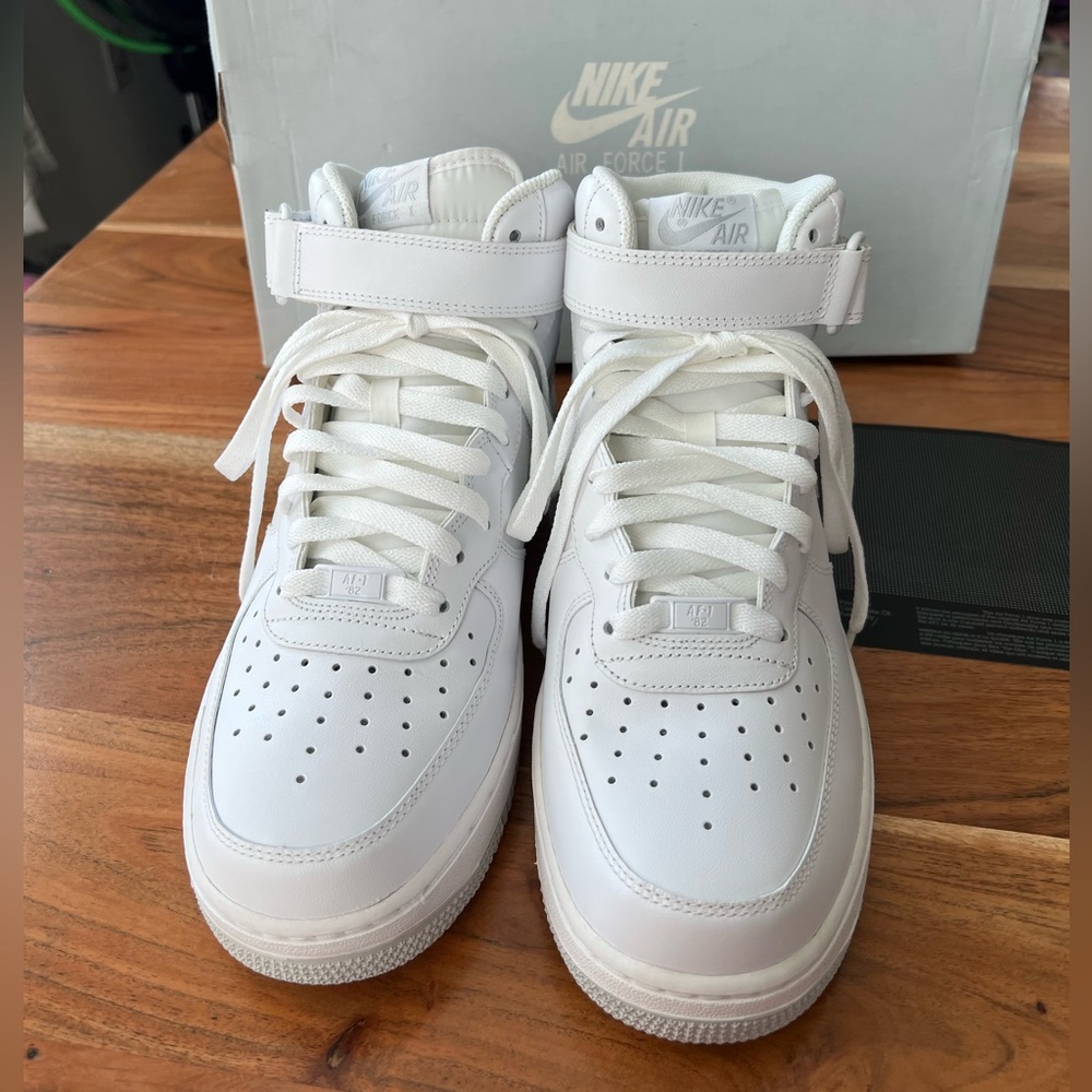 Air Force 1 MID‘07 size 10.5